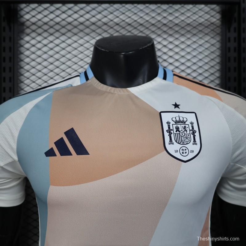 Player Version 2025 Spain Pre-Match White with Geometric Pattern Jersey