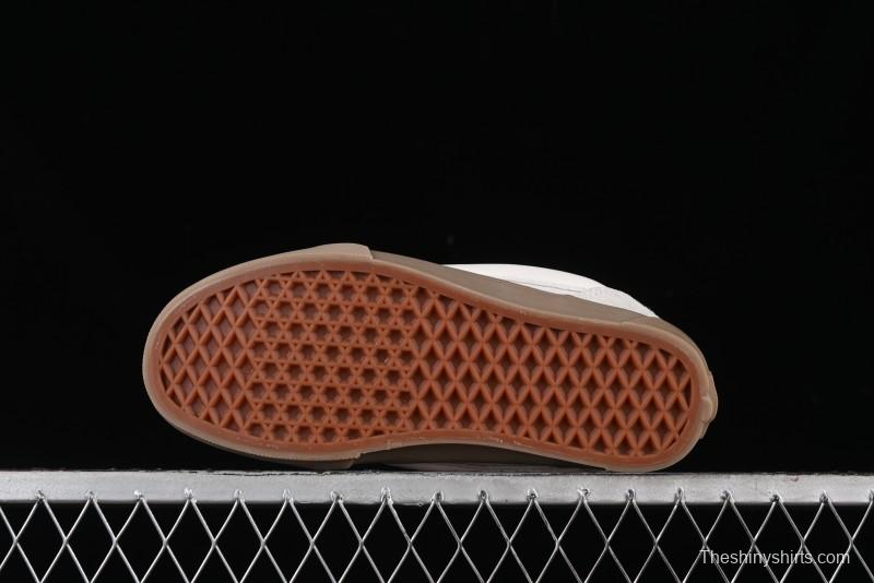 Vans Classics Knu Skool Retro Sneakers with Enlarged Toe and Thickened Tongue - VN000CZUVE1