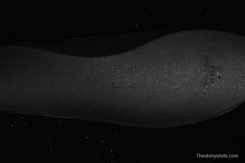 Nike Air Jordan 1 High OG Retro Basketball Shoes with Black Toe Design - DZ5485-106