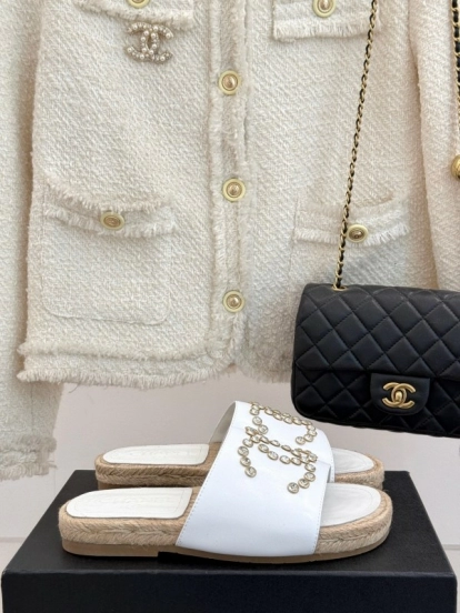 2025 Women Chanel White Leather Slippers Rhinestone KFY00230