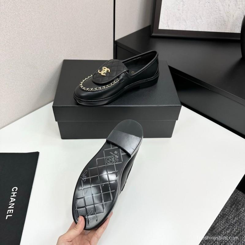 Chanel Classic Flap Chain CC Loafers with Buckle Closure - LY00320