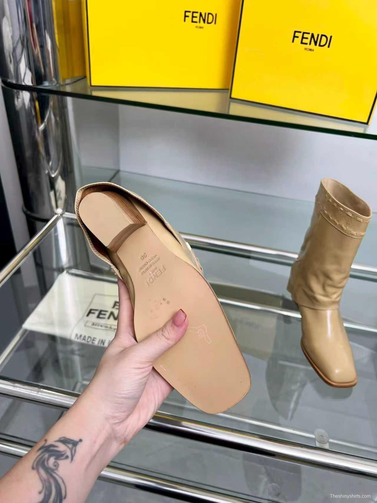 Fendi 2025 SS Straight-leg Boots with Wide Heel - LY00440/LY00510